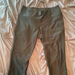 Nike Dri Fit Capri Leggings Size L